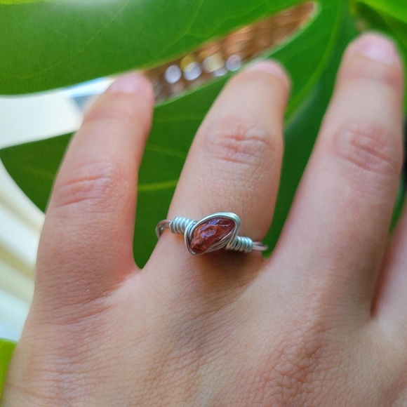 Dainty Silver Stone Wire Ring, size 5.75 - Picture 5 of 8